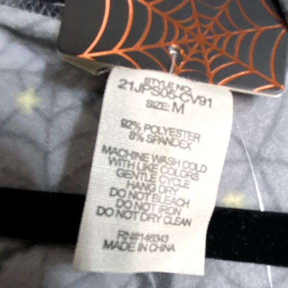 SHOSHO Two-Piece Halloween
Onesie PJ's/ Costume& Matching
Headband Women's Sz M - Picture 4 of 5